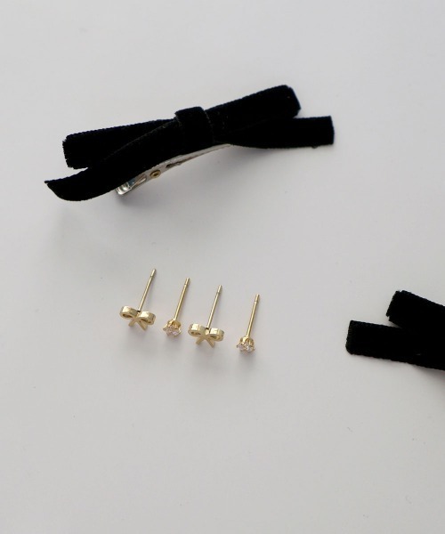 CEMONEMO（セモネモ）の「【金属アレルギー対応】 キュービック ジルコニア リボン ピアスセット / サージカルステンレス 316L（ピアス（両耳用）・レディース・ゴールド/シルバー・FREE）」の3枚目の写真