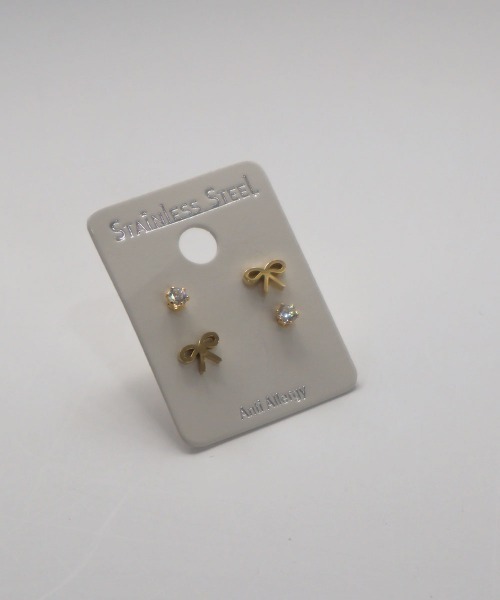 CEMONEMO（セモネモ）の「【金属アレルギー対応】 キュービック ジルコニア リボン ピアスセット / サージカルステンレス 316L（ピアス（両耳用）・レディース・ゴールド/シルバー・FREE）」の4枚目の写真