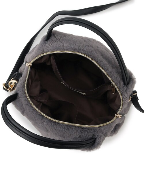 SHOO・LA・RUE(シューラルー)の「◆フェイクファーキルティングショルダーバッグ(ショルダーバッグ・レディース・ベージュ/グレー/アイボリー/ブラック・00)」の12枚目の写真