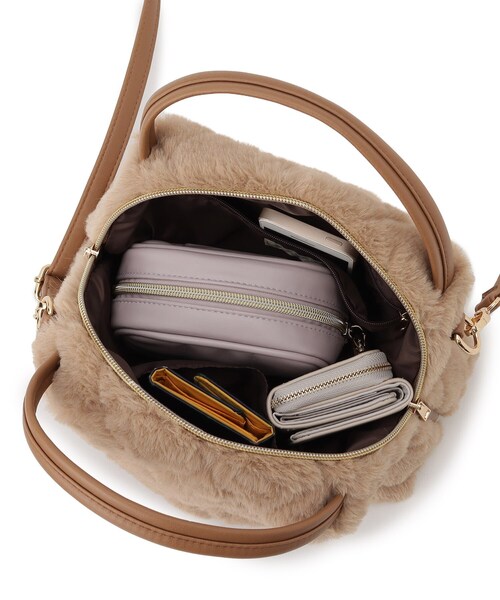 SHOO・LA・RUE(シューラルー)の「◆フェイクファーキルティングショルダーバッグ(ショルダーバッグ・レディース・ベージュ/グレー/アイボリー/ブラック・00)」の14枚目の写真