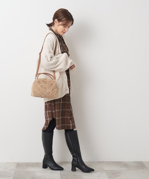 SHOO・LA・RUE(シューラルー)の「◆フェイクファーキルティングショルダーバッグ(ショルダーバッグ・レディース・ベージュ/グレー/アイボリー/ブラック・00)」の21枚目の写真