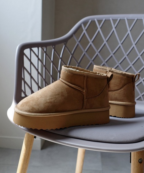 AmiAmi(アミアミ)の「【2025AW再販!】厚底ムートンブーツ/軽量ファーショートブーツ(ブーツ・レディース・グレー/キャメル/グレイッシュベージュ/ベージュ/ブラック・LL/S/M/L)」の19枚目の写真