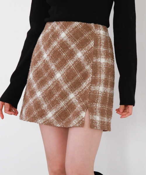 archives（アルシーヴ）の「ブークレチェックスリットスカパン（スカート・レディース・オフホワイト/ブラック/ベージュ・MEDIUM）」の3枚目の写真