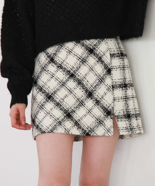 archives（アルシーヴ）の「ブークレチェックスリットスカパン（スカート・レディース・オフホワイト/ブラック/ベージュ・MEDIUM）」の14枚目の写真