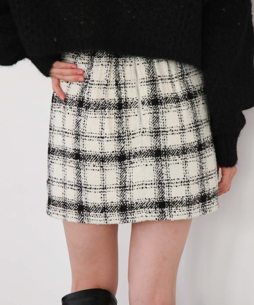 archives（アルシーヴ）の「ブークレチェックスリットスカパン（スカート・レディース・オフホワイト/ブラック/ベージュ・MEDIUM）」の16枚目の写真