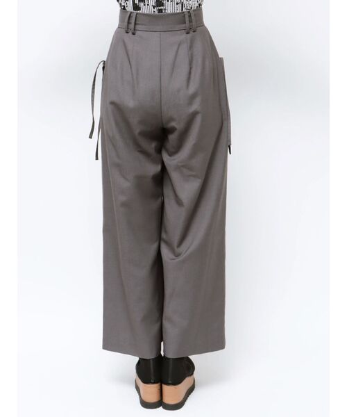 MURUA(ムルーア)の「ドローポケットワイドパンツ(その他パンツ・レディース・ベージュ/グレー/ホワイト・2/1)」の12枚目の写真