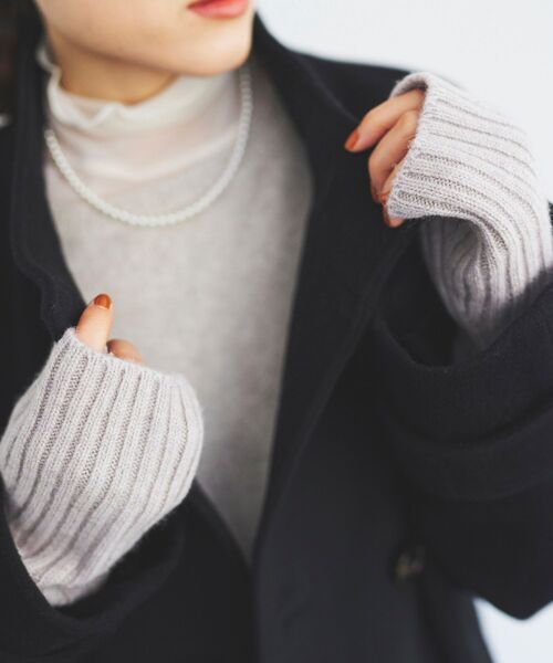 le.coeur blanc（ルクールブラン）の「リブニットフィンガーレスグローブ（手袋・レディース・キャメル/ライトグレー・FREE）」の5枚目の写真