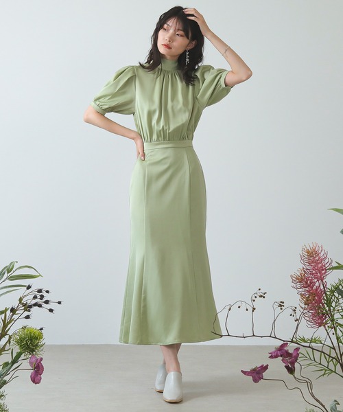 セール】シンプル フレア ハイネック バックリボン マーメイドドレス