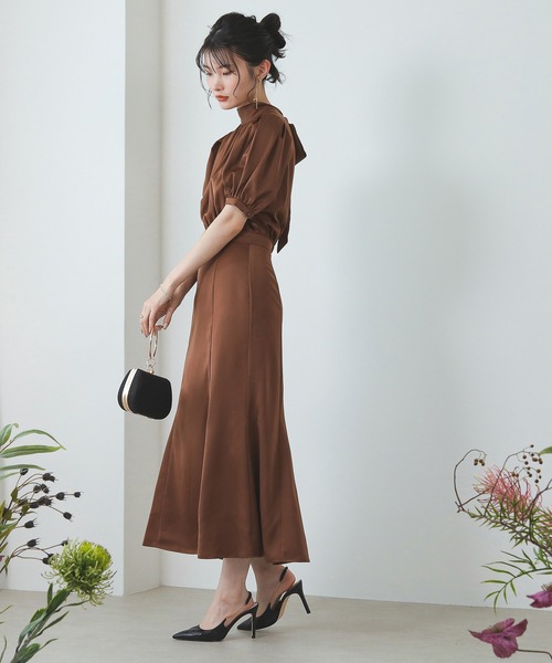 セール】シンプル フレア ハイネック バックリボン マーメイドドレス