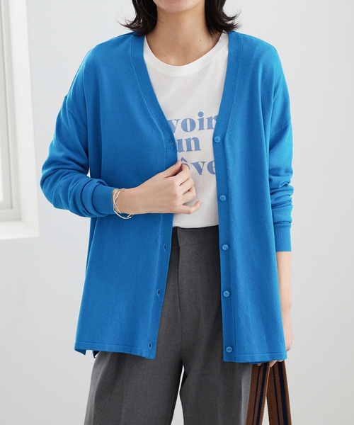 BELLUNA PLUS（ベルーナ）の「ボタン使いＶネックカーディガン（カーディガン/ボレロ・レディース・アイボリー/イエロー/ラベンダー/ネイビー/ブルー・LARGE/MEDIUM/X-LARGE）」の8枚目の写真