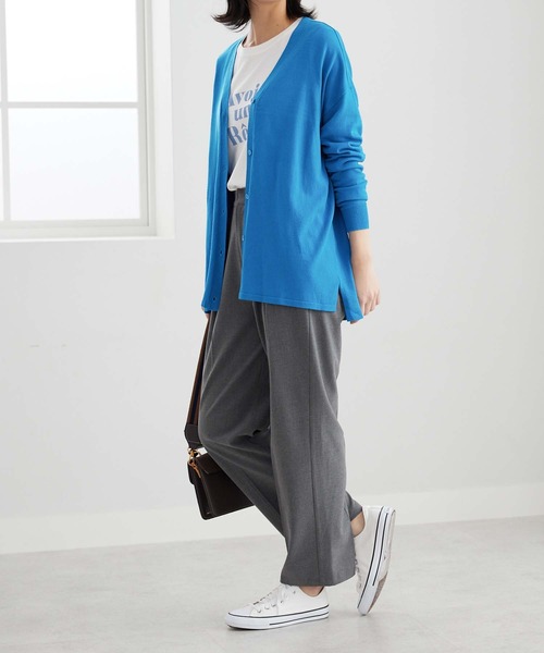 BELLUNA PLUS（ベルーナ）の「ボタン使いＶネックカーディガン（カーディガン/ボレロ・レディース・アイボリー/イエロー/ラベンダー/ネイビー/ブルー・LARGE/MEDIUM/X-LARGE）」の10枚目の写真