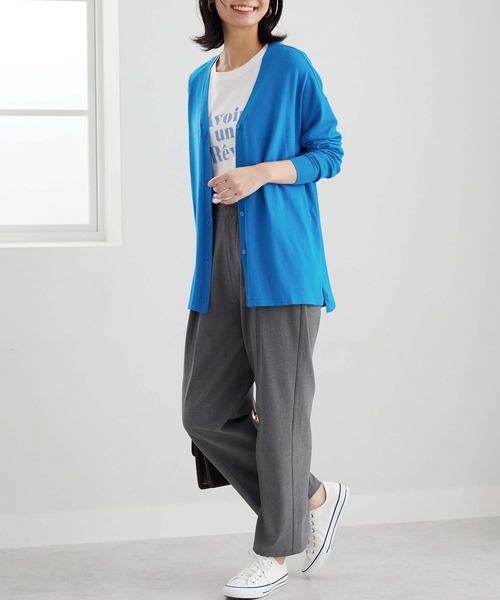 BELLUNA PLUS（ベルーナ）の「ボタン使いＶネックカーディガン（カーディガン/ボレロ・レディース・アイボリー/イエロー/ラベンダー/ネイビー/ブルー・LARGE/MEDIUM/X-LARGE）」の13枚目の写真