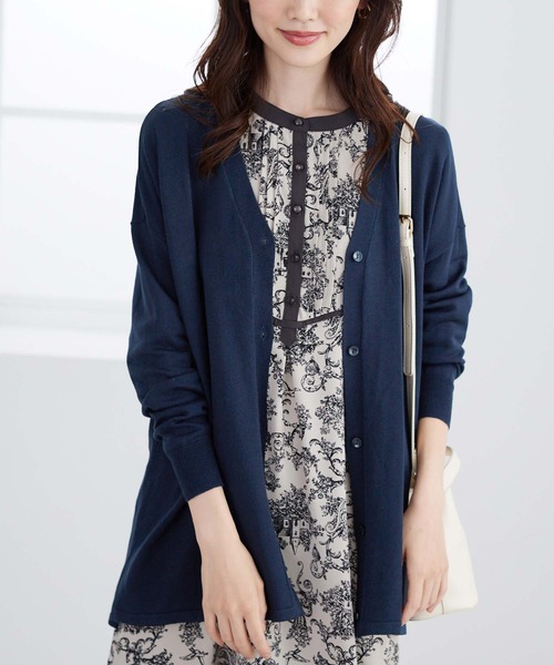 BELLUNA PLUS（ベルーナ）の「ボタン使いＶネックカーディガン（カーディガン/ボレロ・レディース・アイボリー/イエロー/ラベンダー/ネイビー/ブルー・LARGE/MEDIUM/X-LARGE）」の17枚目の写真