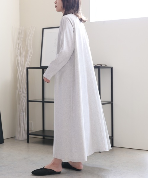 ULEULA（ウルア）の「フレアロングTワンピース（ワンピース・レディース・ホワイト/オートミール/ブラック・FREE）」の14枚目の写真