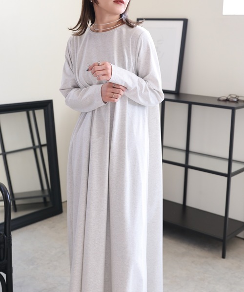 ULEULA（ウルア）の「フレアロングTワンピース（ワンピース・レディース・ホワイト/オートミール/ブラック・FREE）」の6枚目の写真