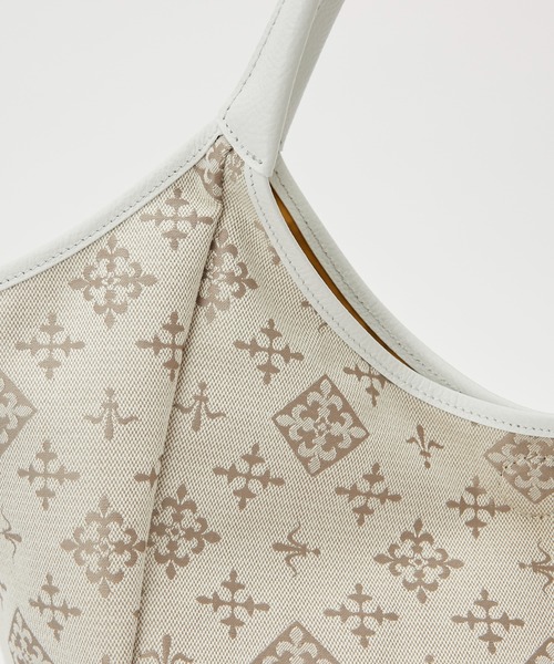 russet（ラシット）の「【新年限定】リバーシブルトートバッグ