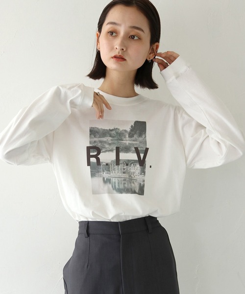HER CLOSET（ハークローゼット）の「【HER CLOSET】累計1万枚販売！WEB限定フォトプリントロゴロンT WEB LIMITED PHOTO PRINT LOGO LONG TEE（Tシャツ/カットソー・レディース・ホワイト/ホワイト系その他/ホワイト系その他2/ホワイト系その他4/ホワイト系その他3/ブラック/ブラック系その他・M/S/L）」の3枚目の写真