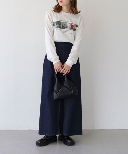 HER CLOSET（ハークローゼット）の「【HER CLOSET】累計1万枚販売！WEB限定フォトプリントロゴロンT WEB LIMITED PHOTO PRINT LOGO LONG TEE（Tシャツ/カットソー・レディース・ホワイト/ホワイト系その他/ホワイト系その他2/ホワイト系その他4/ホワイト系その他3/ブラック/ブラック系その他・M/S/L）」の14枚目の写真