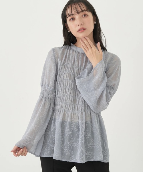 earth music&ecology(アースミュージックアンドエコロジー)の「ジャガードシャーリングプルオーバー(Tシャツ/カットソー・レディース・アイボリー/ブラック/サックスブルー・FREE)」の3枚目の写真