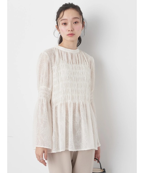 earth music&ecology(アースミュージックアンドエコロジー)の「ジャガードシャーリングプルオーバー(Tシャツ/カットソー・レディース・アイボリー/ブラック/サックスブルー・FREE)」の10枚目の写真