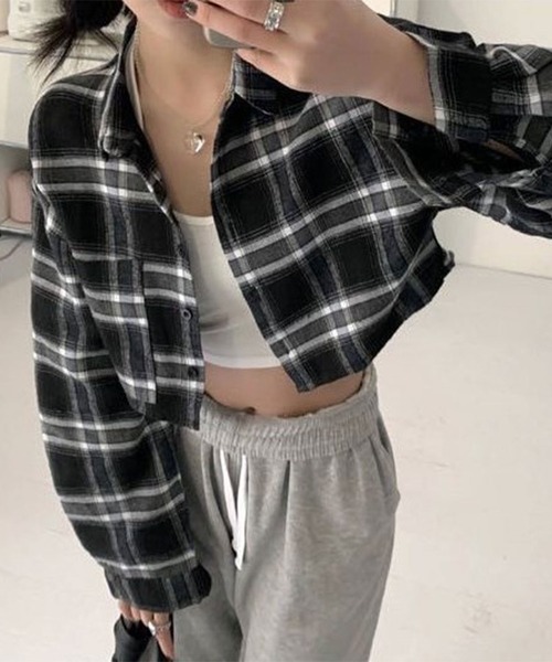 SHEPP（シープ）の「オンブレチェック ショートシャツ クロップドシャツ 長袖/日焼け・冷房対策（シャツ/ブラウス・レディース・ブラック/ブルー・L/S/M）」の3枚目の写真