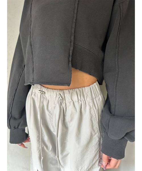 EGOIST(エゴイスト)の「切替ダメージスウェットトップス(スウェット・レディース・ブルー/ブラック/アイボリー・FREE)」の14枚目の写真