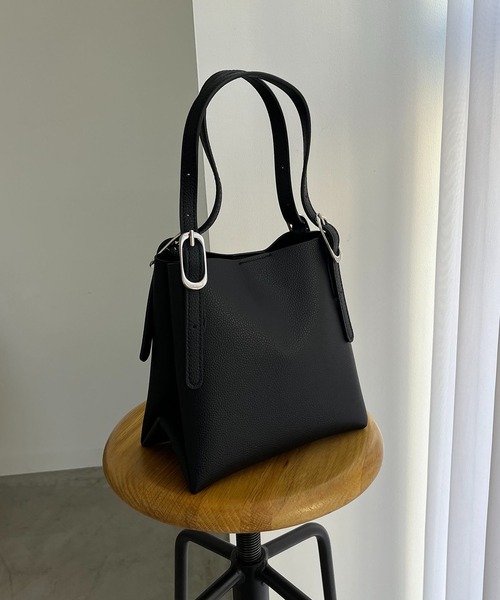 CAPRICIEUX LE'MAGE(カプリシューレマージュ)の「ベルトハンドルミニバッグ(ハンドバッグ・レディース・グレイッシュベージュ/ブラック/ブラウン・FREE)」の2枚目の写真