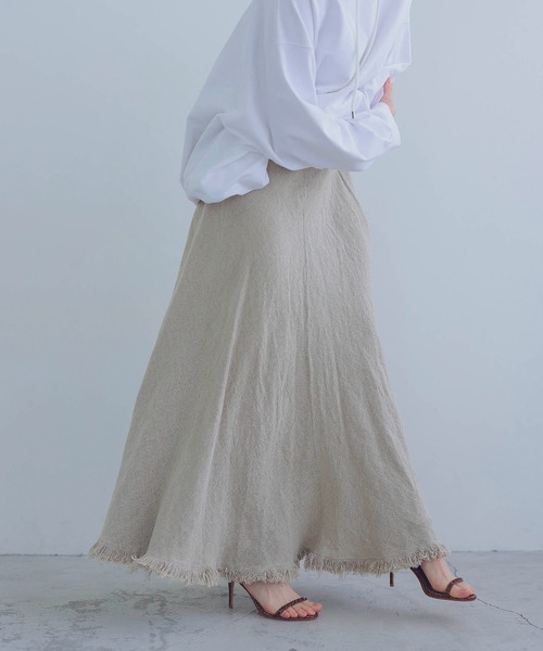 DRESSLAVE(ドレスレイブ)の「linen fringe hem volume skirt(リネンフリンジボリュームスカート)(スカート・レディース・ブラック/ベージュ・38)」の4枚目の写真