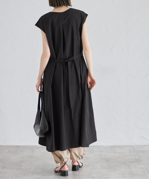 each(イーチ)の「綿麻ウエストベルトキーネックワンピース(ワンピース・レディース・ブラック/ベージュ・FREE)」の18枚目の写真