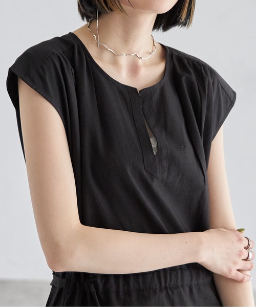 each(イーチ)の「綿麻ウエストベルトキーネックワンピース(ワンピース・レディース・ブラック/ベージュ・FREE)」の14枚目の写真