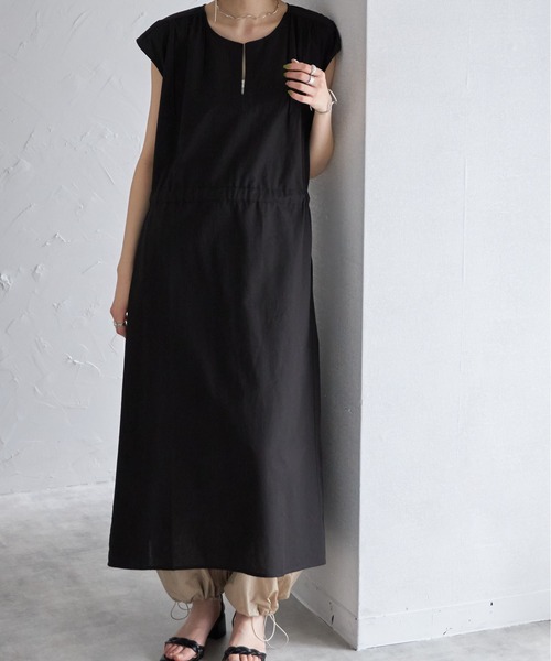 each(イーチ)の「綿麻ウエストベルトキーネックワンピース(ワンピース・レディース・ブラック/ベージュ・FREE)」の13枚目の写真