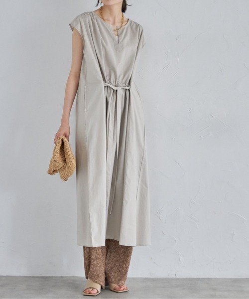 each(イーチ)の「綿麻ウエストベルトキーネックワンピース(ワンピース・レディース・ブラック/ベージュ・FREE)」の9枚目の写真