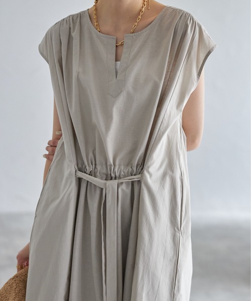 each(イーチ)の「綿麻ウエストベルトキーネックワンピース(ワンピース・レディース・ブラック/ベージュ・FREE)」の7枚目の写真
