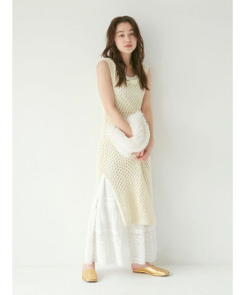 Ungrid（アングリッド）の「スクエアトゥフラットシューズ（ローファー・レディース・レッド/ゴールド/ブラック・L/M/S）」の20枚目の写真