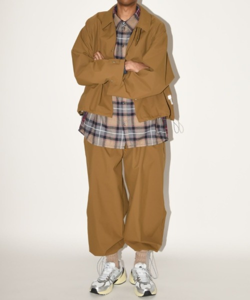 SUPERTHANKS（スーパーサンクス）の「【撥水生地使用】ステンカラーショートコート/Soutien collar short coat(ユニセックス)（ステンカラーコート・メンズ・ブラック/カーキ系/キャメル・S/L/M）」の4枚目の写真