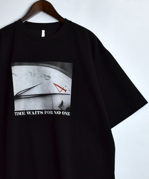 おしゃれスタ(オシャレスタ)の「接触冷感 グラフィックアート ダンボールニット クルーネック半袖Tシャツ【IR】 オーバーサイズ メンズ レディース(Tシャツ/カットソー・メンズ・グレー系9/ベージュ系6/サックスブルー系/ブラック系8/ブラック系9/グレー系8/ホワイト系9/ブラック系/ブラック系6/ホワイト系6/ホワイト系8/ホワイト系/ブラック系3/ホワイト系2/グレー系2/グレー系3/ホワイト系3/ブラック系2・XL/L/M)」の10枚目の写真