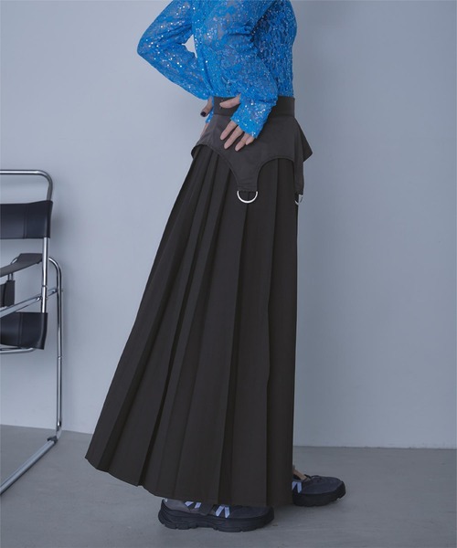 miette（ミエット）の「ガーターデザインプリーツスカート（スカート・レディース・チャコール/ブラック・FREE）」の6枚目の写真