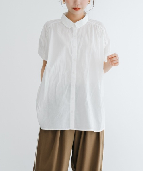 refinedworks(リファインドワークス)の「【refinedworks】 ギャザーたっぷりのボリューム感が大人可愛いフレンチチュニック!(シャツ/ブラウス・レディース・ブラウン/ブラック/ホワイト・FREE)」の1枚目の写真