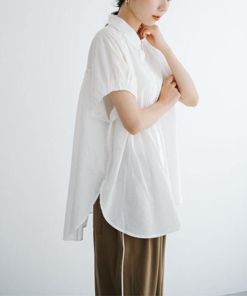 refinedworks(リファインドワークス)の「【refinedworks】 ギャザーたっぷりのボリューム感が大人可愛いフレンチチュニック!(シャツ/ブラウス・レディース・ブラウン/ブラック/ホワイト・FREE)」の6枚目の写真
