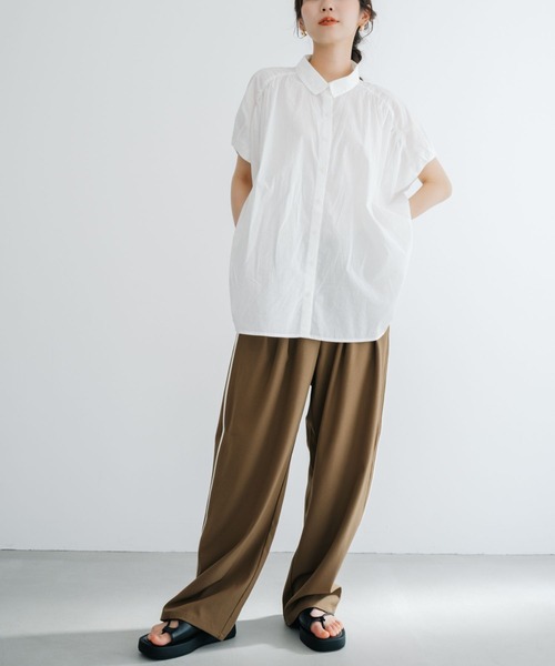 refinedworks(リファインドワークス)の「【refinedworks】 ギャザーたっぷりのボリューム感が大人可愛いフレンチチュニック!(シャツ/ブラウス・レディース・ブラウン/ブラック/ホワイト・FREE)」の9枚目の写真