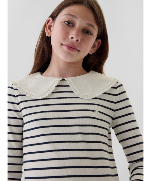 GAP（ギャップ）の「ラッフルフリル 襟付きシャツ (キッズ)（Tシャツ/カットソー・キッズ・ブラック/オフホワイト/ブルー・120cm/130cm/150cm/140cm/160cm）」の2枚目の写真