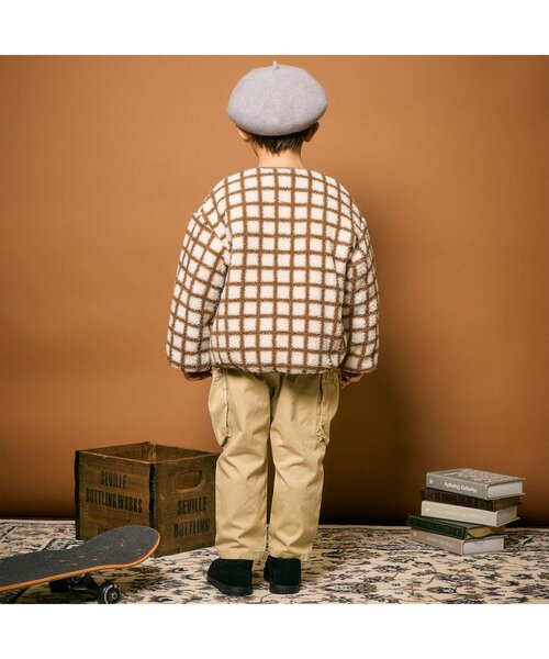 apres les cours（アプレレクール）の「【WEB限定】ボアリバーシブルアウター（ブルゾン・キッズ・ベージュ/ピンク/グレー・80/90/100/110/120/130/140）」の5枚目の写真