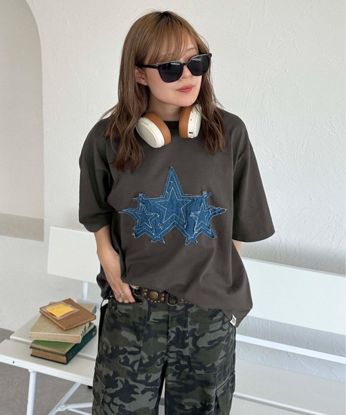 sedacle（セダクル）の「デニムスターアップリケT（Tシャツ/カットソー・メンズ・チャコールグレー/ブラウン/アイボリー・LARGE/SMALL/MEDIUM）」の11枚目の写真