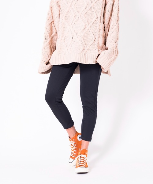 FILA(フィラ)の「裏起毛ジャージ ロングパンツ(その他パンツ・レディース・ネイビー/ブラック/ネイビー系/ブラック×ブラック/ブラック系その他・MEDIUM/LARGE/X-LARGE)」の19枚目の写真