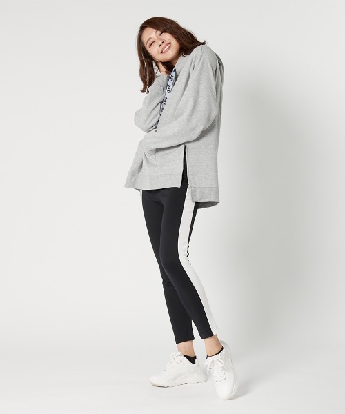 FILA(フィラ)の「裏起毛ジャージ ロングパンツ(その他パンツ・レディース・ネイビー/ブラック/ネイビー系/ブラック×ブラック/ブラック系その他・MEDIUM/LARGE/X-LARGE)」の22枚目の写真