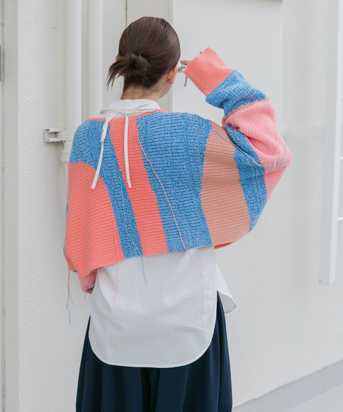 KBF（ケイビーエフ）の「アートフリンジクロップドニット（ニット/セーター・レディース・グレー系その他/オレンジ系その他・ONE）」の4枚目の写真