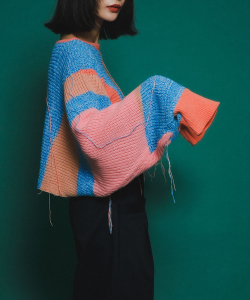 KBF（ケイビーエフ）の「アートフリンジクロップドニット（ニット/セーター・レディース・グレー系その他/オレンジ系その他・ONE）」の8枚目の写真