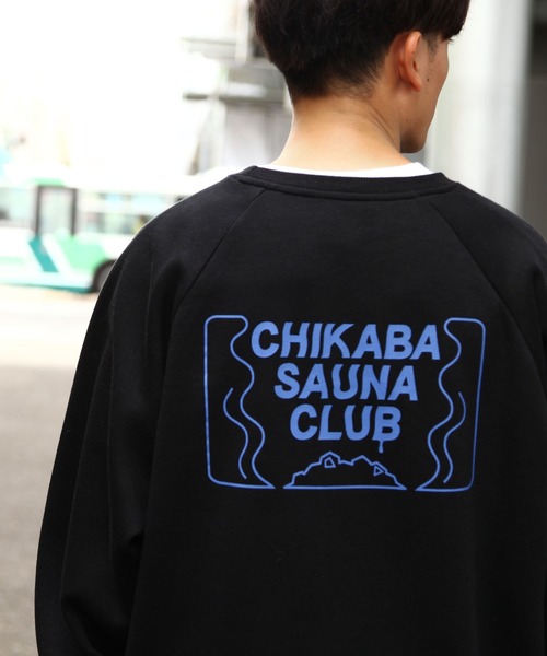 CHIKABA(チカバ)の「【CHIKABA SAUNA CLUB】 プリント 長袖 ラグラン スウェット トレーナー(スウェット・レディース・ブラック/ホワイト×ブラック/ホワイト×ブルー/杢グレー/ブルー/アイボリー系/グレー系/オートミール/ブラック系/ブルー系/ホワイト・MEDIUM/LARGE)」の12枚目の写真