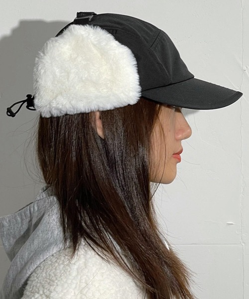 DAY CLOSET(デイ クローゼット)の「レディース ミリタリーボアフライトキャップ 耳当て付き(ニットキャップ/ビーニー・レディース・ブラック/ベージュ・ONE SIZE)」の6枚目の写真