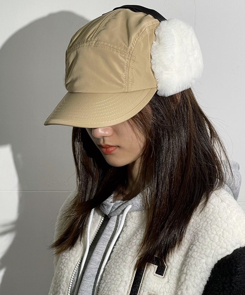 DAY CLOSET(デイ クローゼット)の「レディース ミリタリーボアフライトキャップ 耳当て付き(ニットキャップ/ビーニー・レディース・ブラック/ベージュ・ONE SIZE)」の15枚目の写真